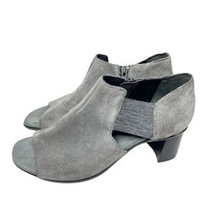 Munro Booties Size 6.5 Suede Sable Ash Gray Open Toe Block Heel